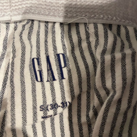 GAP striped shorts - Picture 2 of 2